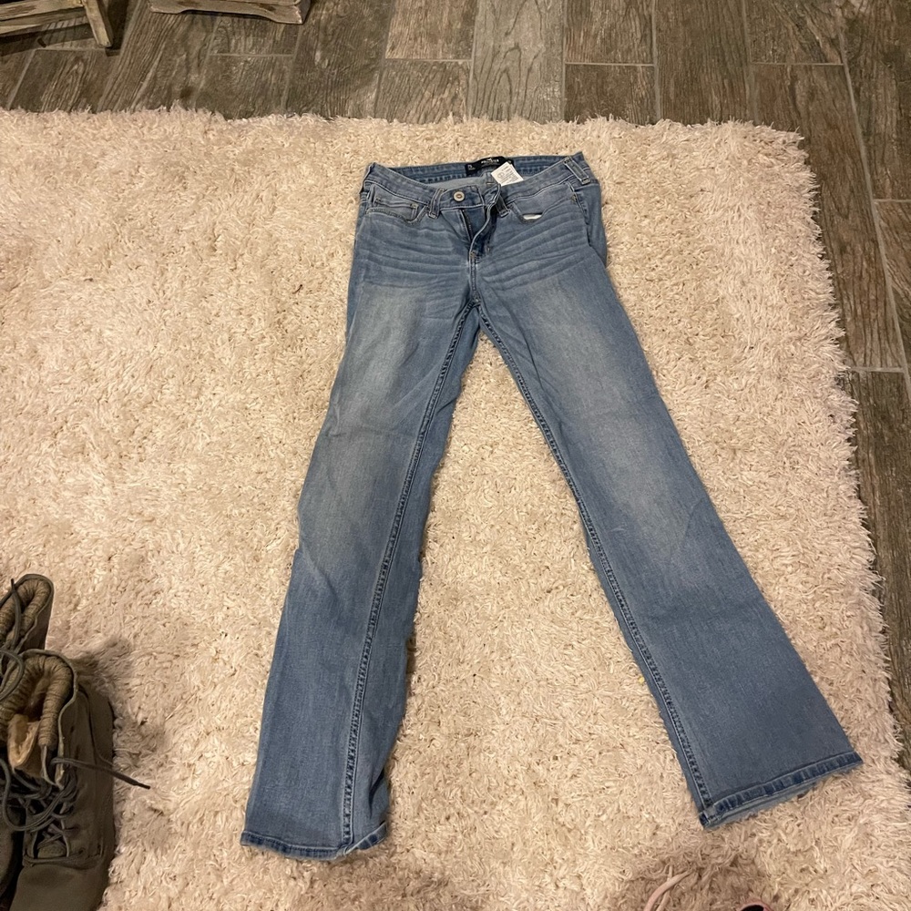 Hollister Low-Rise Classic Stretch Bootcut Jeans size 7 Short Size 28